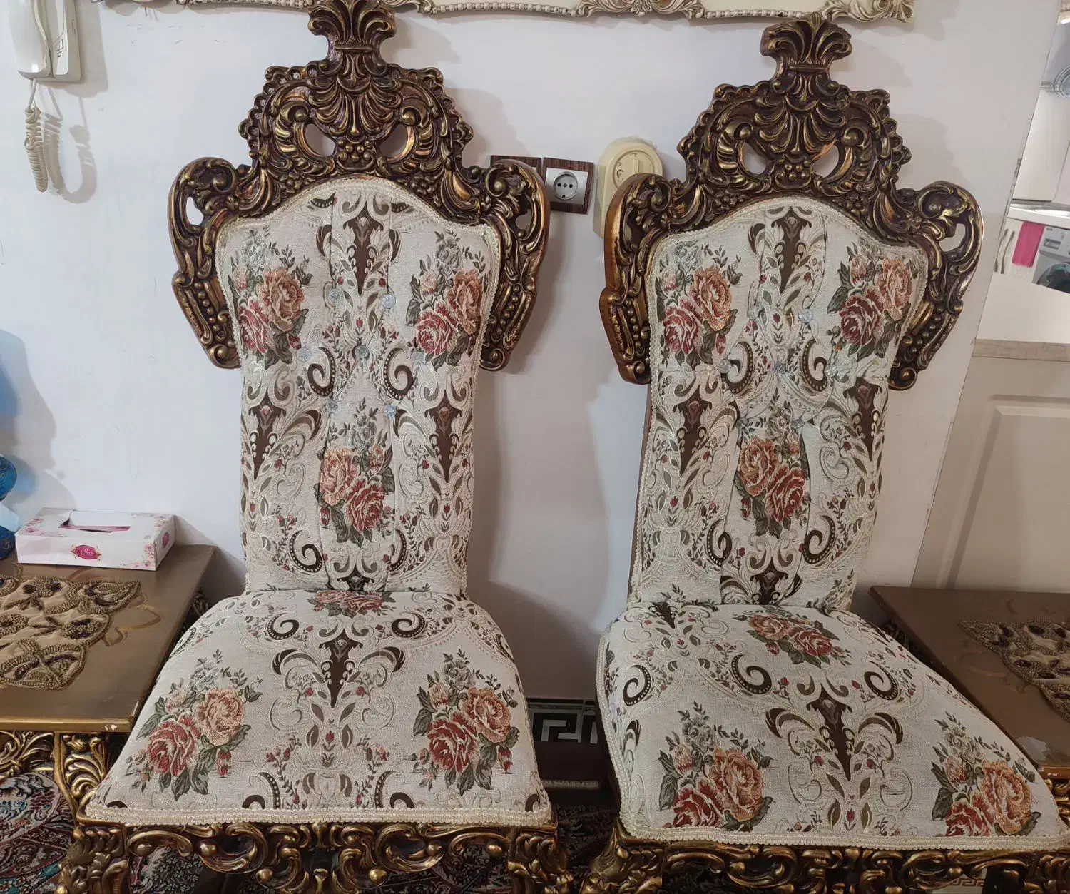 مبل سلطنتی ۹نفره با سه تا میز عسلی|مبلمان خانگی و میز عسلی|بابکان, |دیوار