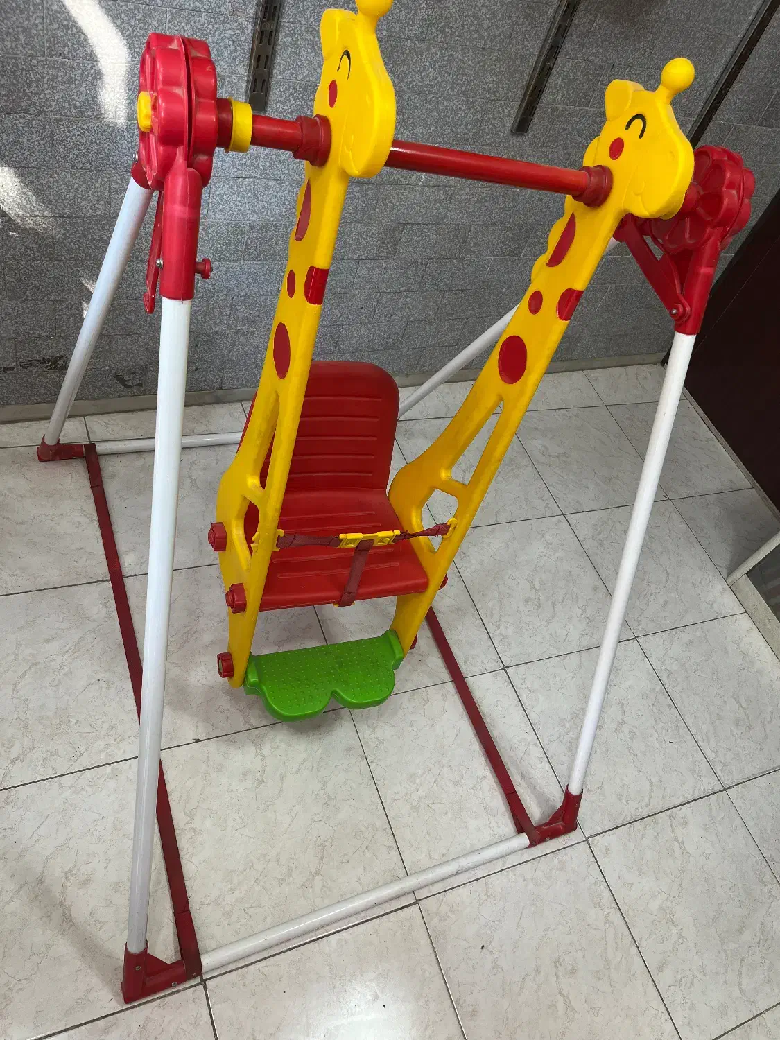 تاب کودک|اسباب‌‌بازی|قرچک, میرزائی شمالی|دیوار