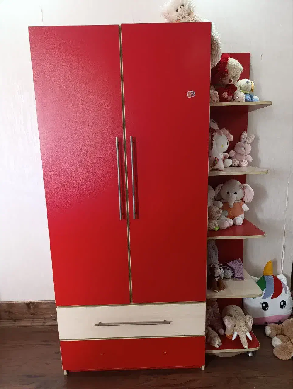 تخت و کمد و میز آرایش کودک|تخت و سرویس خواب|آستانه اشرفیه, |دیوار