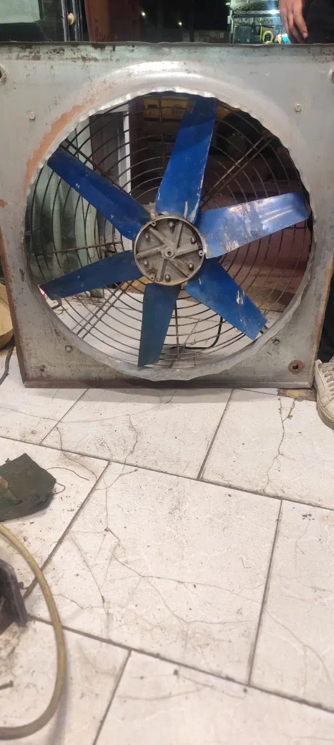 فن بزرگ ۸۵.۸۵|پنکه و تصفیه‌کنندهٔ هوا|نیشابور, فردوسی جنوبی|دیوار