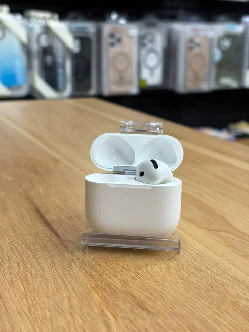 ایرپاد ۴ نویزکنسلینگ تک گوش راست|لوازم جانبی موبایل و تبلت|تهران, سیمای ایران|دیوار