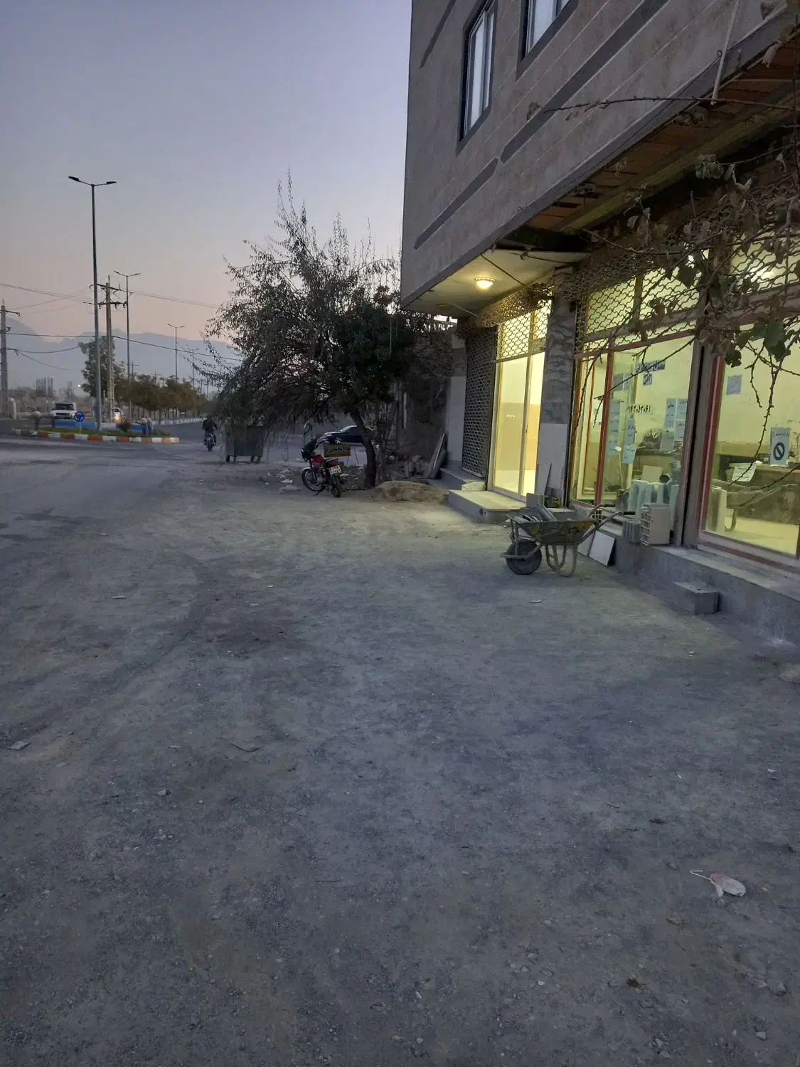 یکباب مغازه با سند ششدانگ تجاری|فروش مغازه و غرفه|آذرشهر, |دیوار