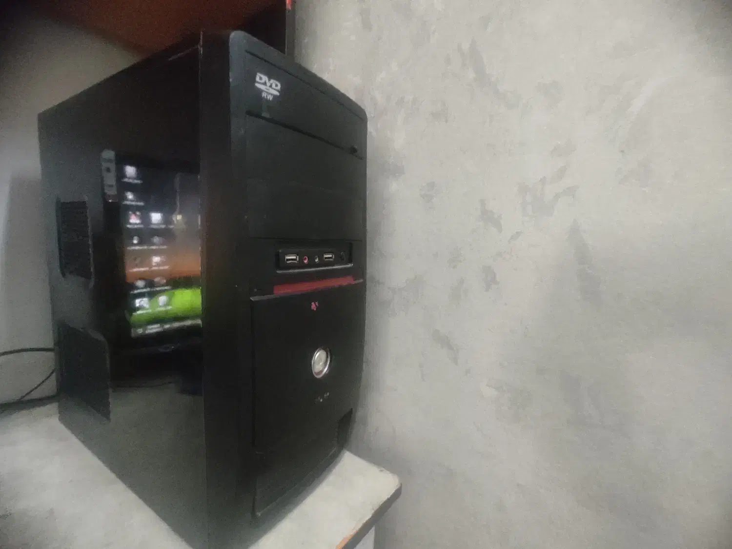 کیس کامپیوتر|رایانه رومیزی|صدرا-فارس, فاز ۱|دیوار