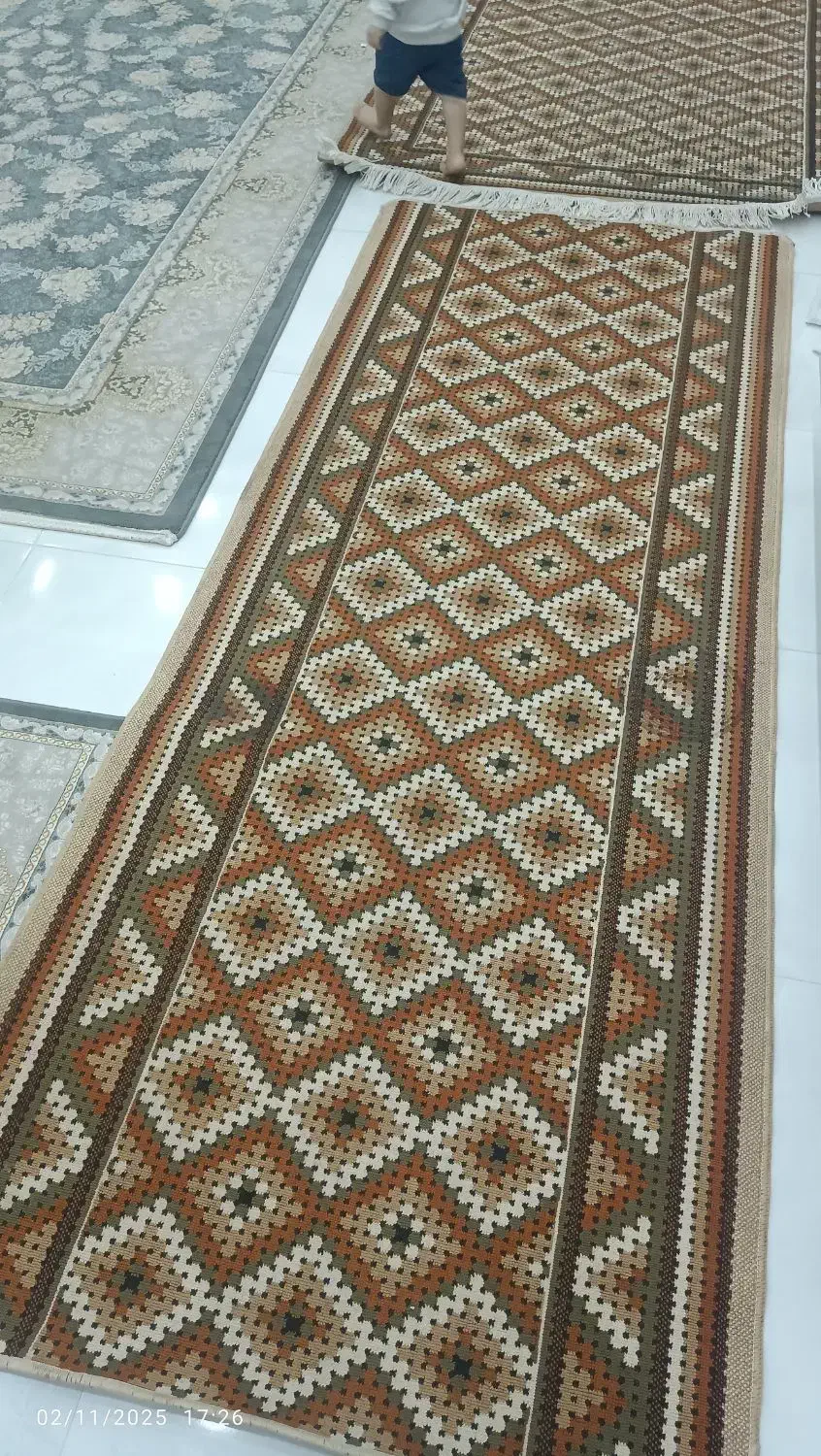 گلیم فرش کرم قهوه ای ۶ متری|گلیم، جاجیم، گبه|همدان, |دیوار