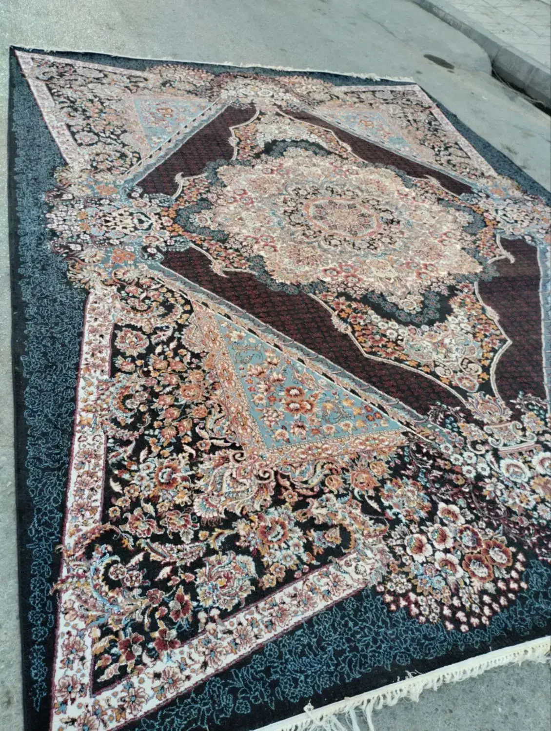 دو جفت فرش تمیز در حد نو مناسب جهاز|فرش|بجنورد, |دیوار