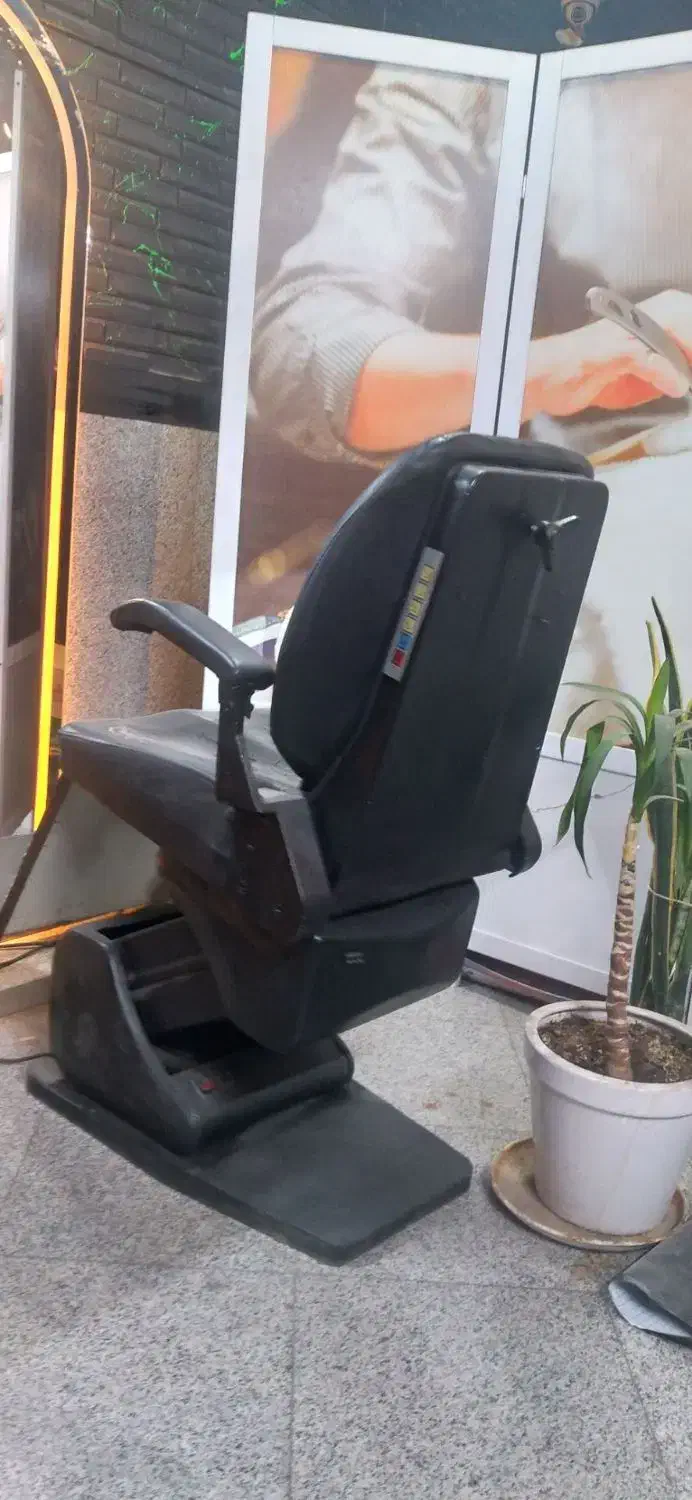 صندلی برقی ارایشگاه|آرایشگاه و سالن‌های زیبایی|شاهین‌شهر, فدک|دیوار