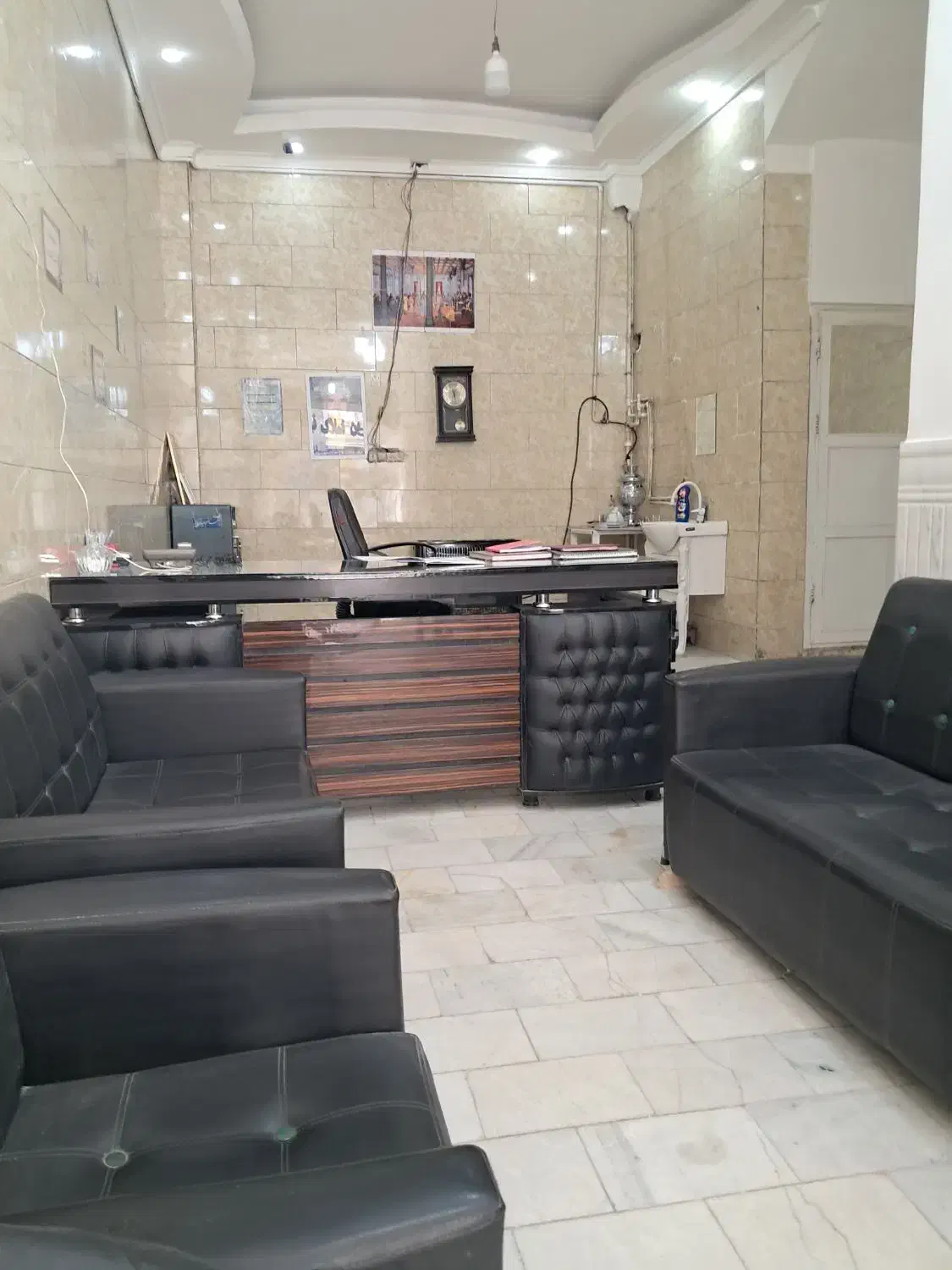 خواهان منشی فعال در املاک فهمیده نوید|استخدام اداری و مدیریت|مشهد, نوید|دیوار