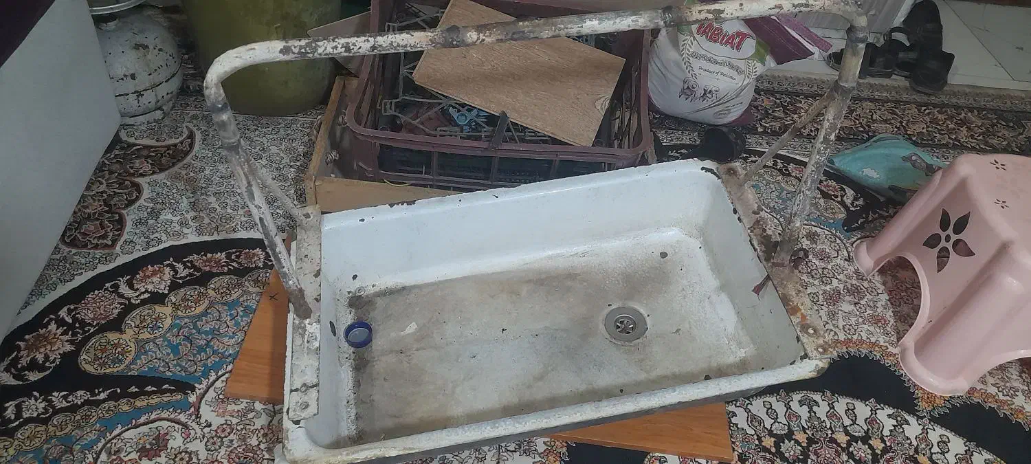 سینک آهنی همراه پایه|آب‌چکان و نظم‌دهنده ظروف|مشهد, شهرک امام هادی (شهرک غرب)|دیوار