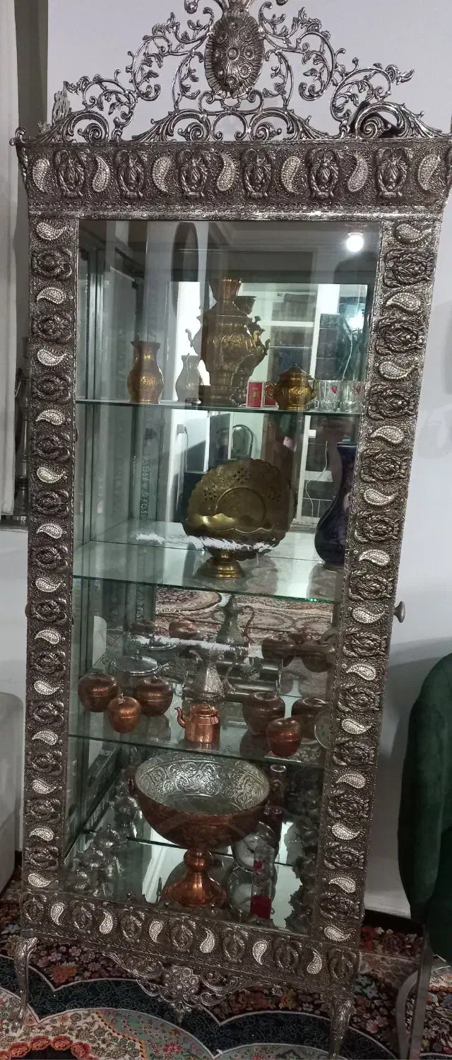 بوفه برنز رنگ نقره ای خیلی زیبا|بوفه، ویترین، کنسول|قیدار, |دیوار