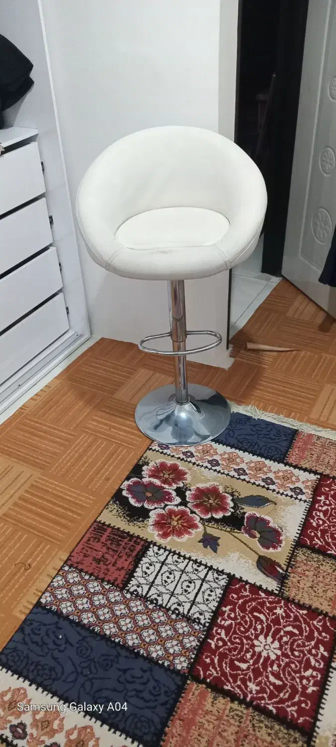 صندلی اپن درحدجک دار|صندلی و نیمکت|بهارستان, |دیوار