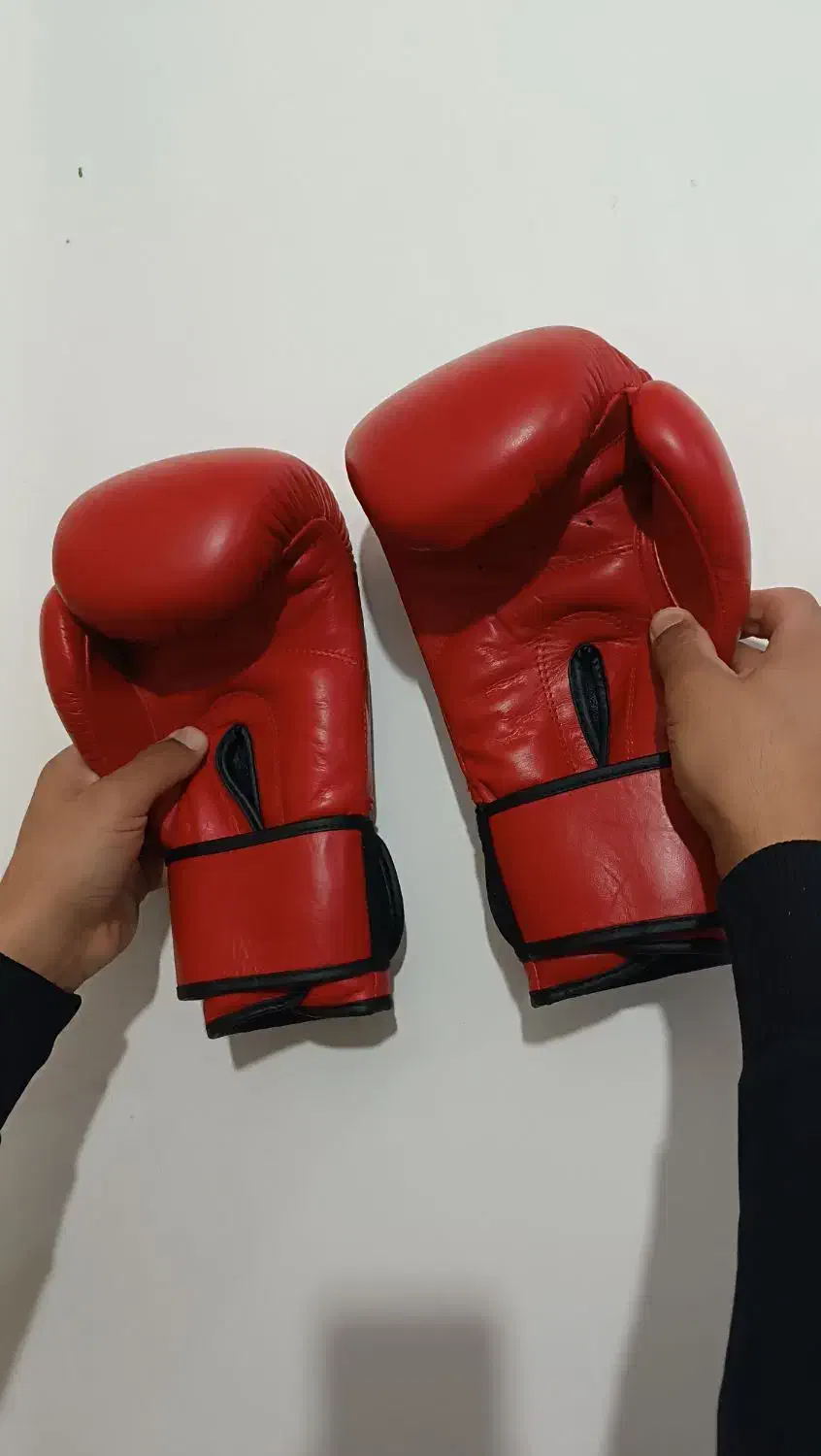 دو جفت دستکش بوکس چرم درجه ۱ نو آکبند و باند۵متری|تجهیزات ورزشی|بروجرد, |دیوار