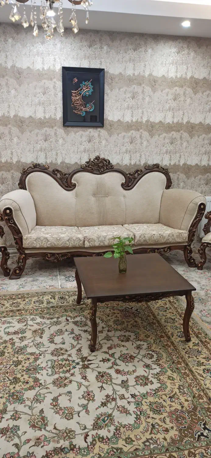 مبل ۹نفره ۱۰۰درصدچوب گردو بشرط نو نو باکاور ژله ای|مبلمان خانگی و میز عسلی|تهران, شهرک چیتگر|دیوار