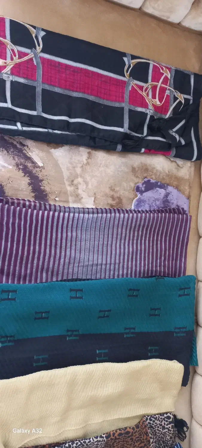 تعدادی شال زنانه|لباس|لنگرود, |دیوار