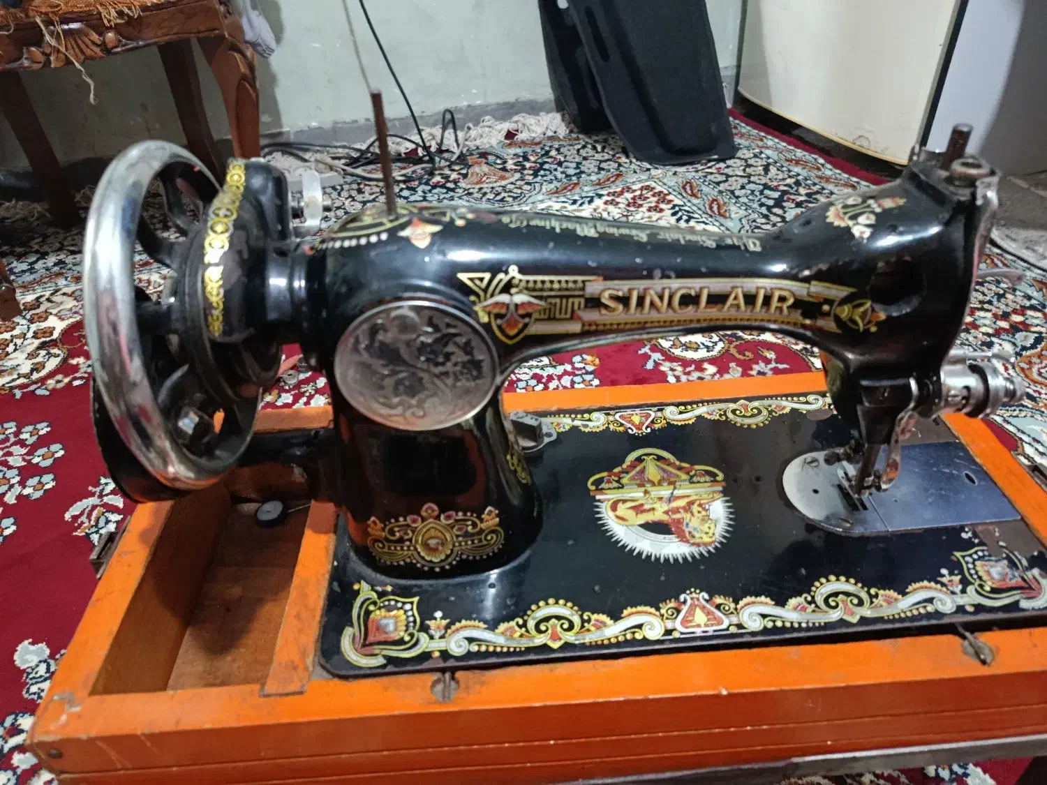 چرخ خیاطی قدیمی|چرخ خیاطی و ریسندگی|اهواز, منبع اب|دیوار