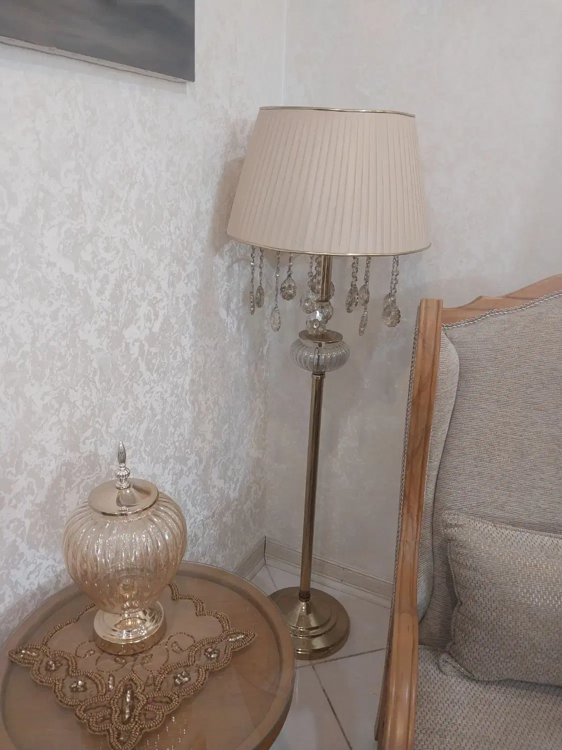 آباژور رنگ کرمی|چراغ خواب و آباژور|باقرشهر, |دیوار