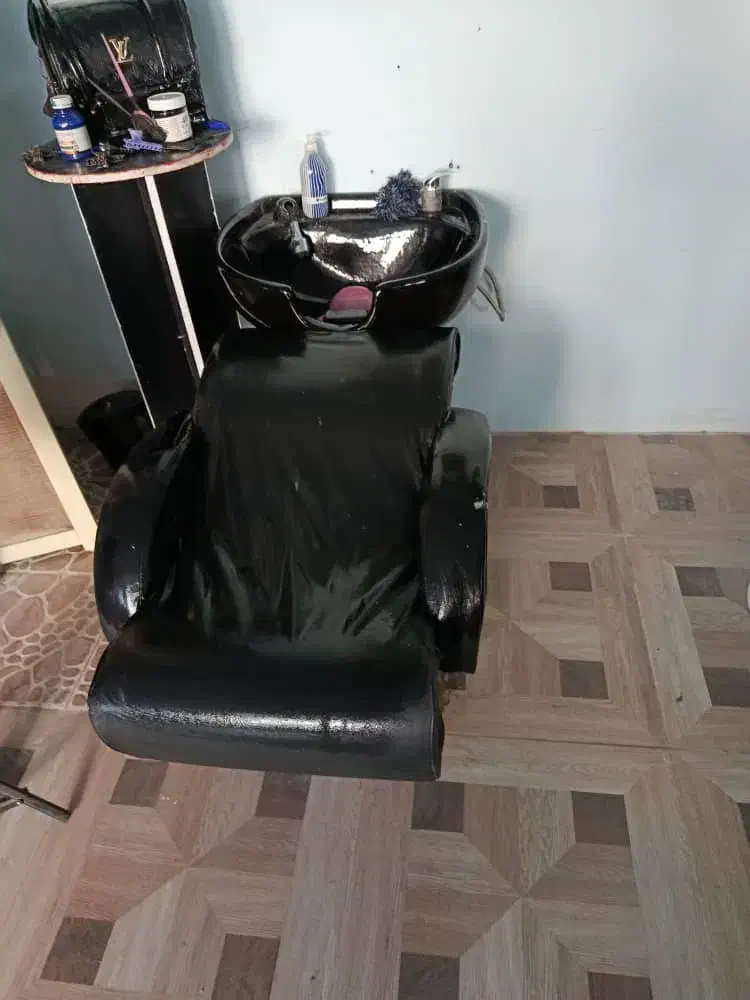 سرشور سالم|آرایشگاه و سالن‌های زیبایی|گنبد کاووس, |دیوار