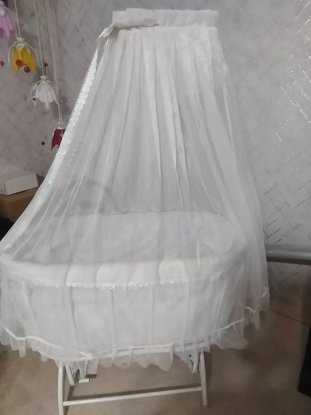 تخت نوزاد درحدنو(شهریار. وحیدیه)|تخت و صندلی بچه|وحیدیه, |دیوار