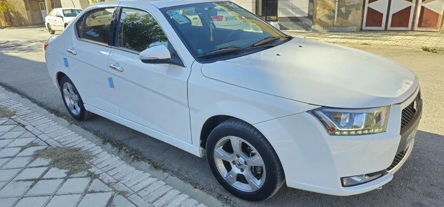 دنا پلاس مدل 1402  ۵ دنده تیپ 2|خودرو سواری و وانت|همدان, |دیوار