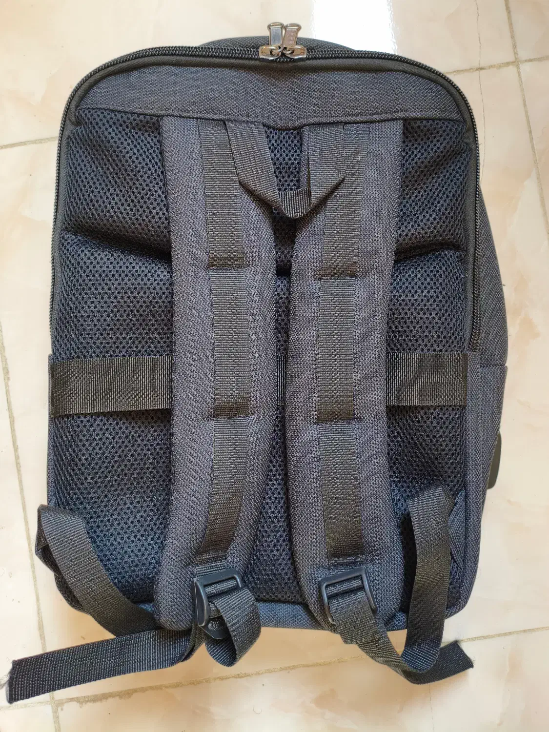 کوله‌پشتی لپتاپ Benetton|کیف، کفش، کمربند|گرمدره, |دیوار