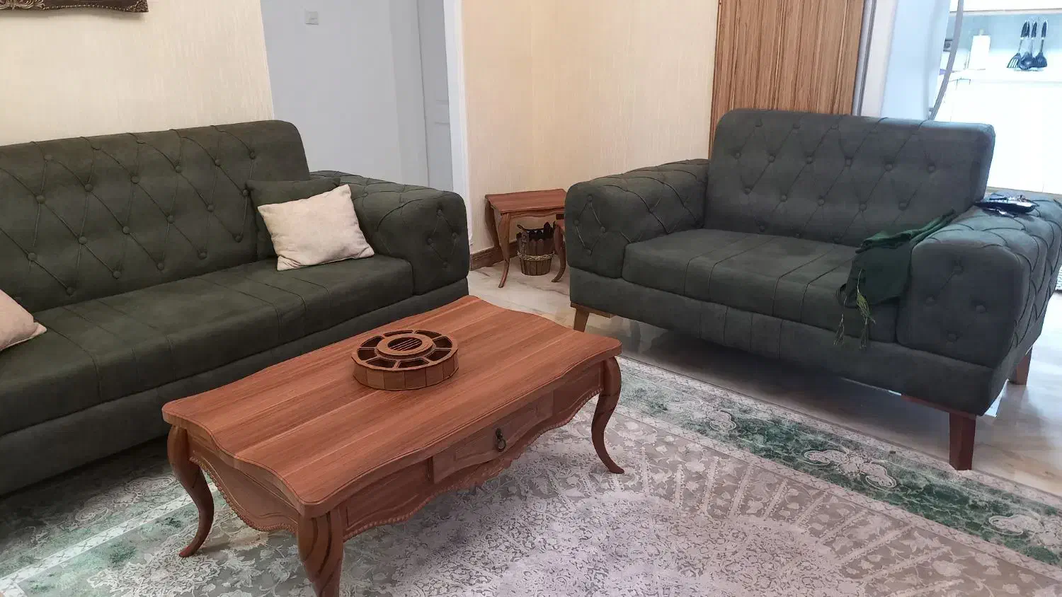 مبلمان ۷نفره راحتی نیاز به تعمیر فوم نشیمن|مبلمان خانگی و میز عسلی|پردیس, فاز ۳|دیوار