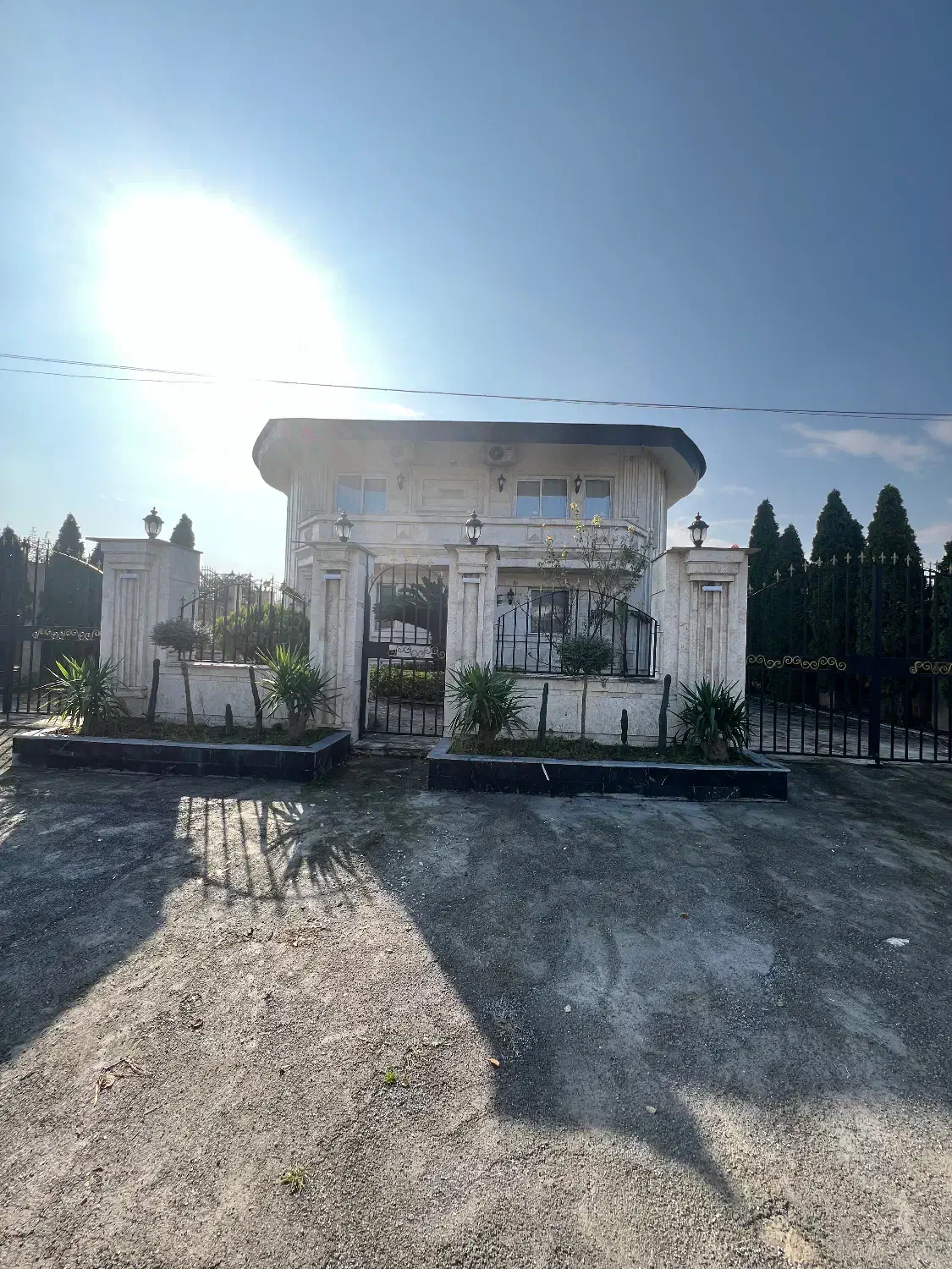 فروش ویلای ۵۵۰متری کلاسیک شهرکی با نگهبانی هچیرود|فروش خانه و ویلا|هچیرود, |دیوار