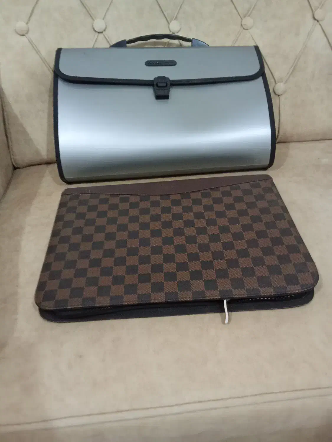 کیف فایل و کلاسور|کیف، کفش، کمربند|ساری, |دیوار