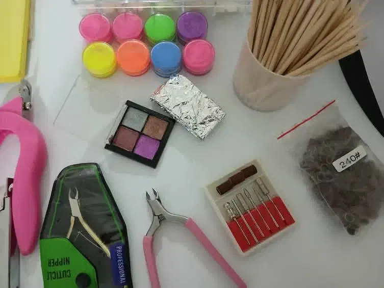 وسایل کاشت ناخن|آرایشگاه و سالن‌های زیبایی|سوسنگرد, |دیوار