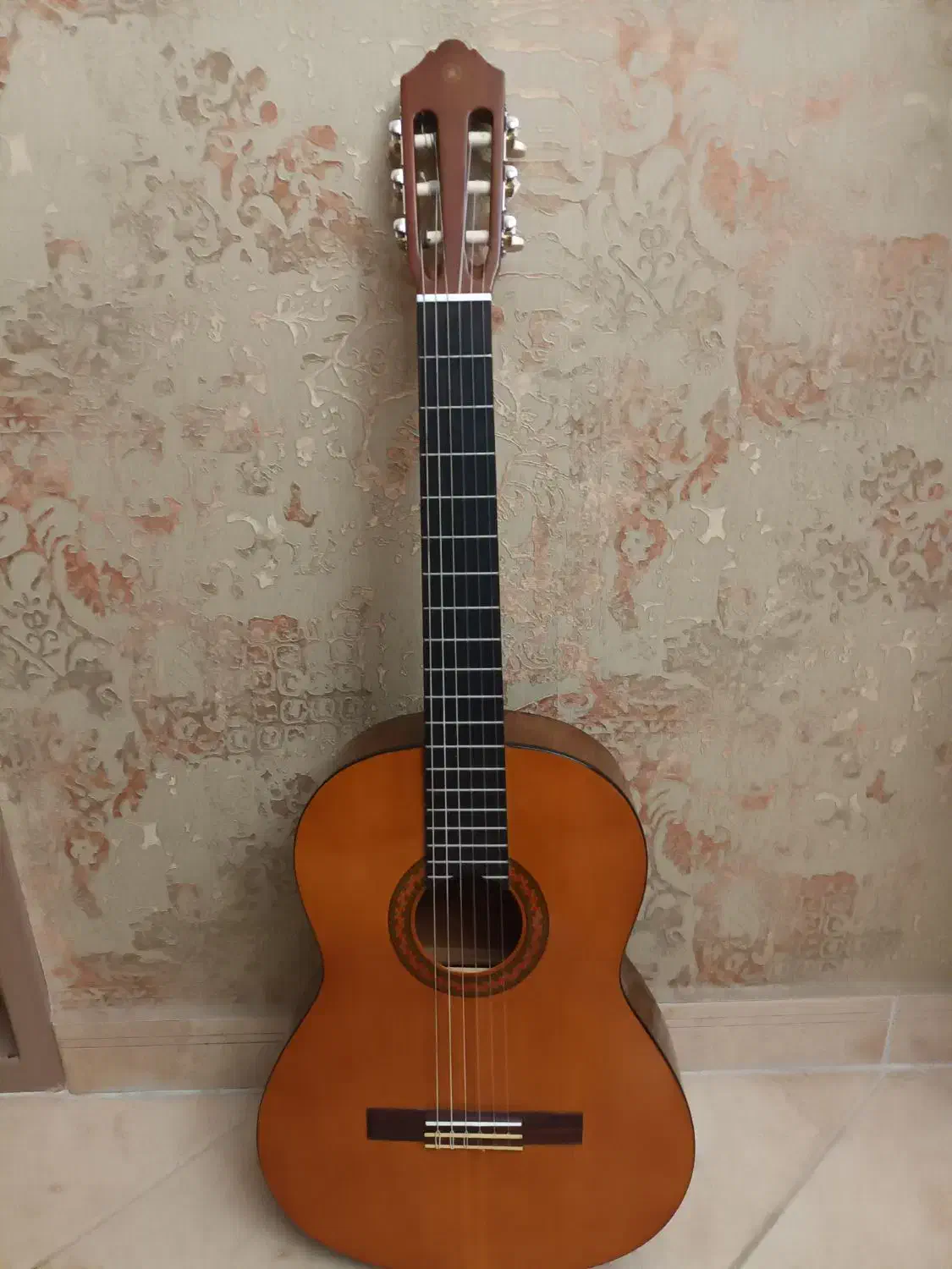 گیتار یاماها C40 در حد نو|گیتار، بیس، امپلیفایر|سنقر, |دیوار