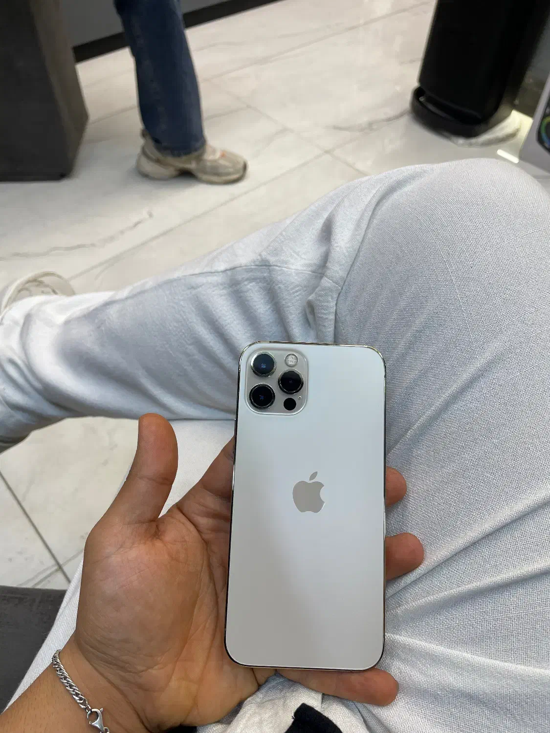 iphone 12pro|موبایل|قم, زنبیل آباد|دیوار