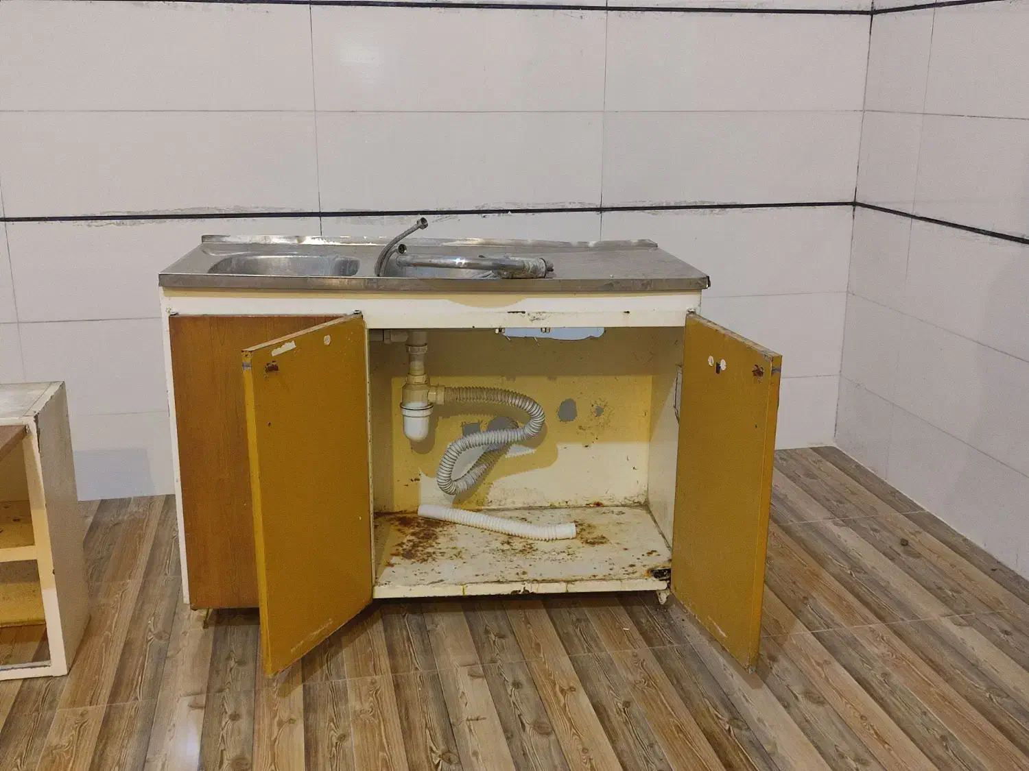 کابینت|مصالح و تجهیزات ساختمان|آشخانه, |دیوار