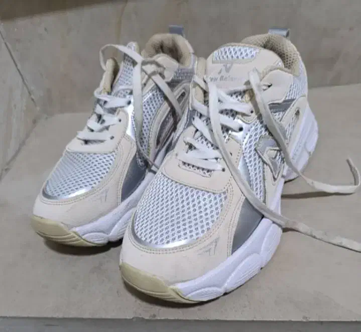 تعدادی کفش زنانه|کیف، کفش، کمربند|سقز, |دیوار