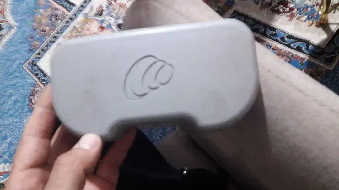 گوشی گم کردم به همراه جعبه شنوایی مژدگانی داره|اشیا|بم, |دیوار