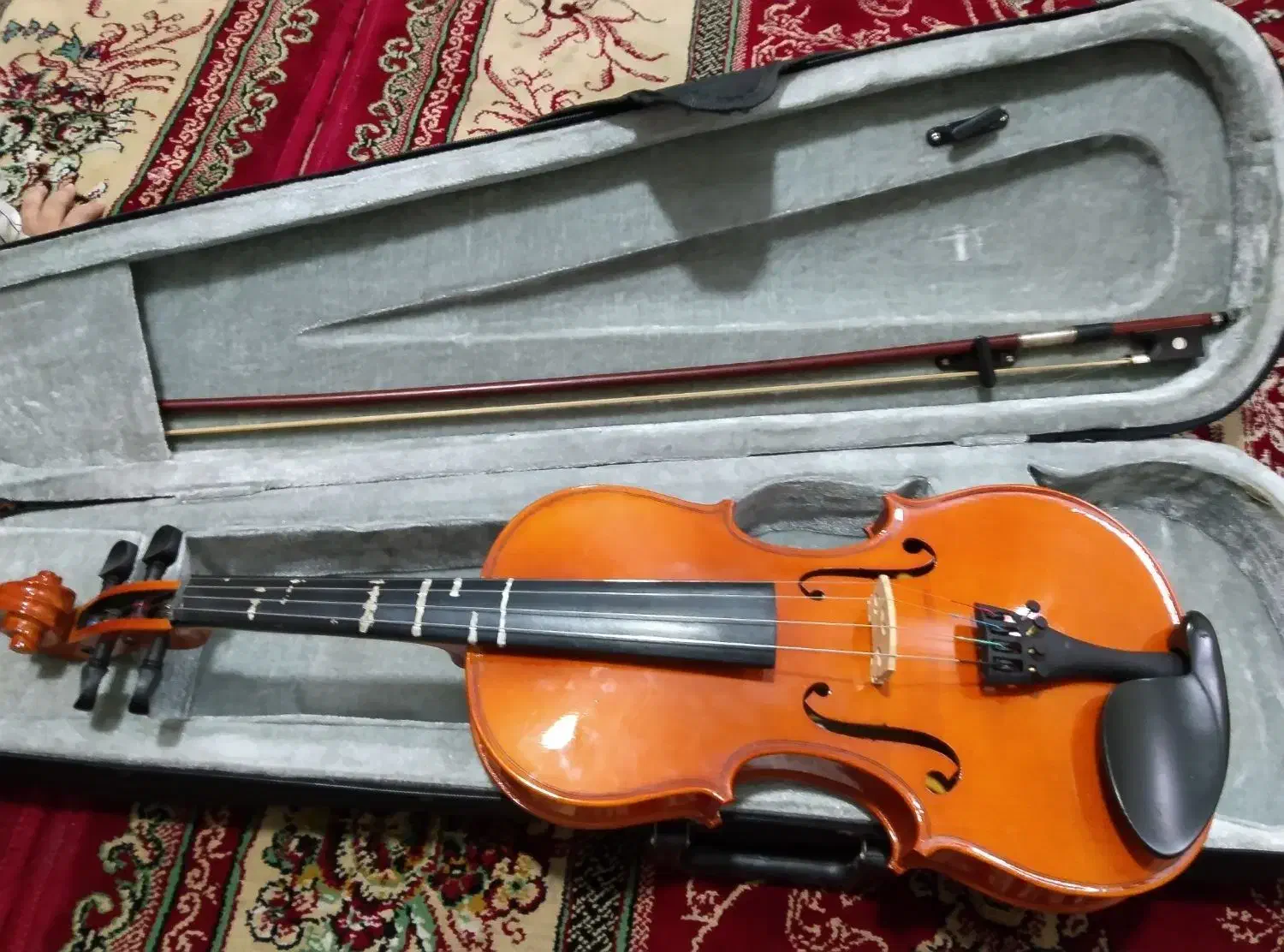 ویالون|ویولن|اصفهان, ارزنان|دیوار