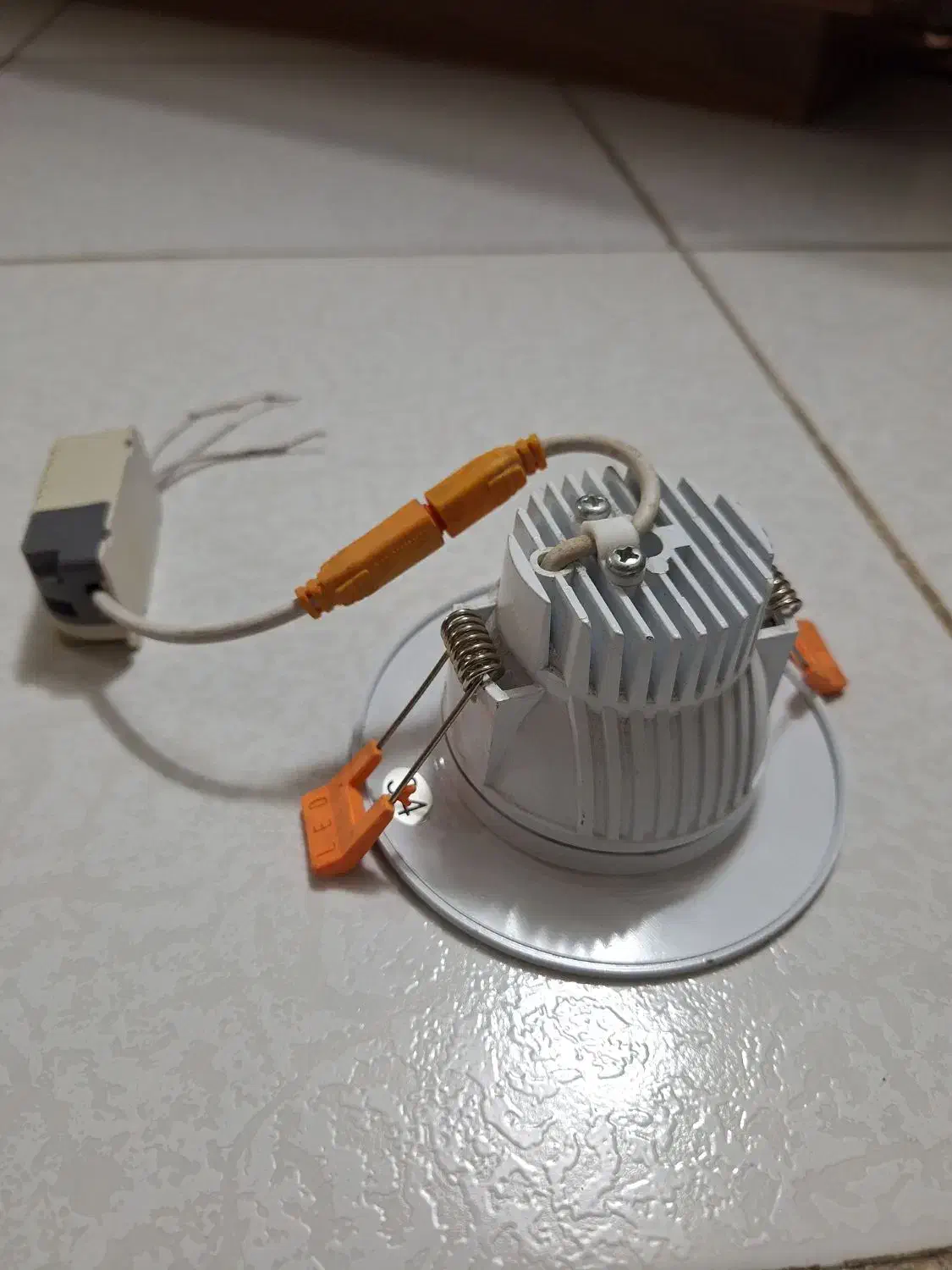 هالوژن led بدنه آلومینیوم ۷وات تعداد ۲۵ عدد|لامپ و چراغ|تهران, شهرک ولیعصر شمالی|دیوار