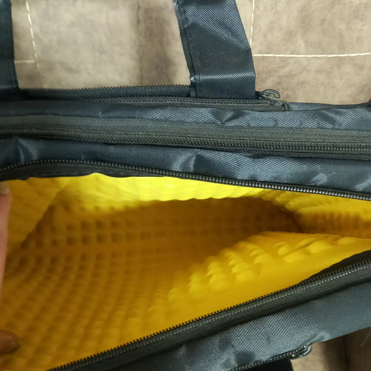 کیف لپ تاب|کیف، کفش، کمربند|رشت, منظریه|دیوار