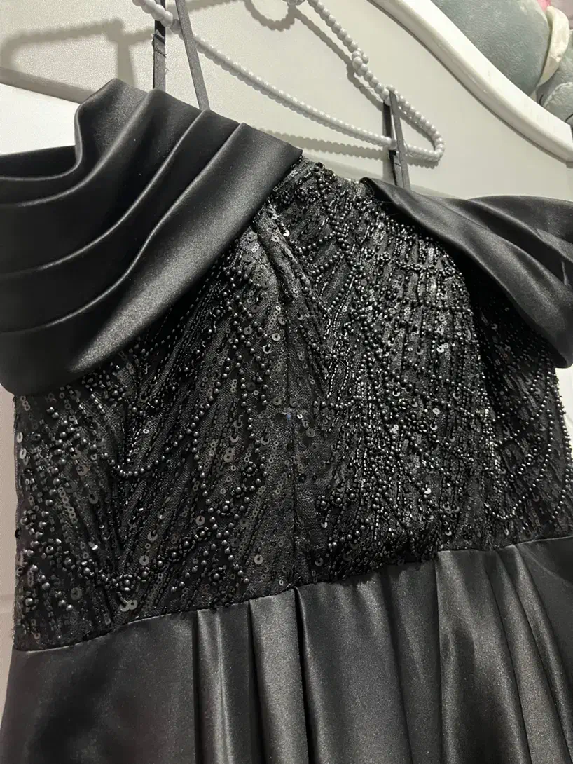 لباس مجلسی|لباس|شلمان, |دیوار