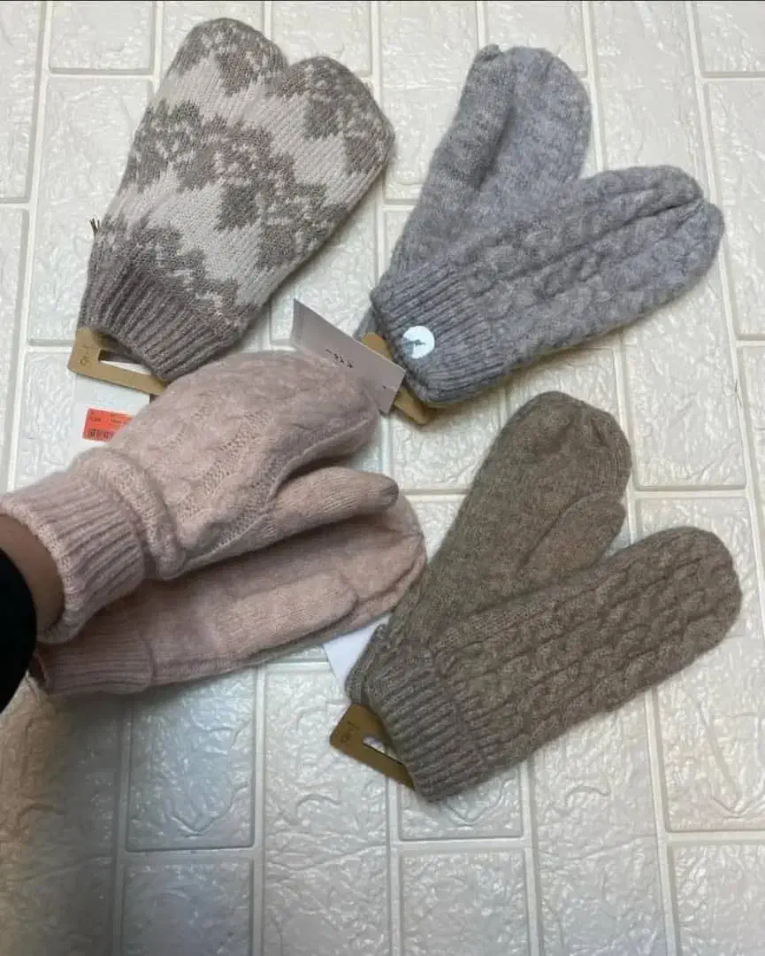 دستکش برند دیزنی و ای ام|لباس|تهران, عباس‌آباد|دیوار