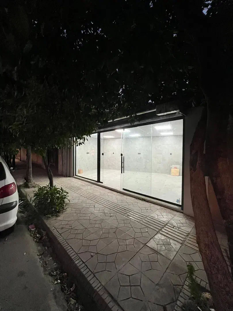 مغازه ۲۸ متری / فارابی / سرویس بهداشتی|اجارهٔ مغازه و غرفه|ساری, |دیوار