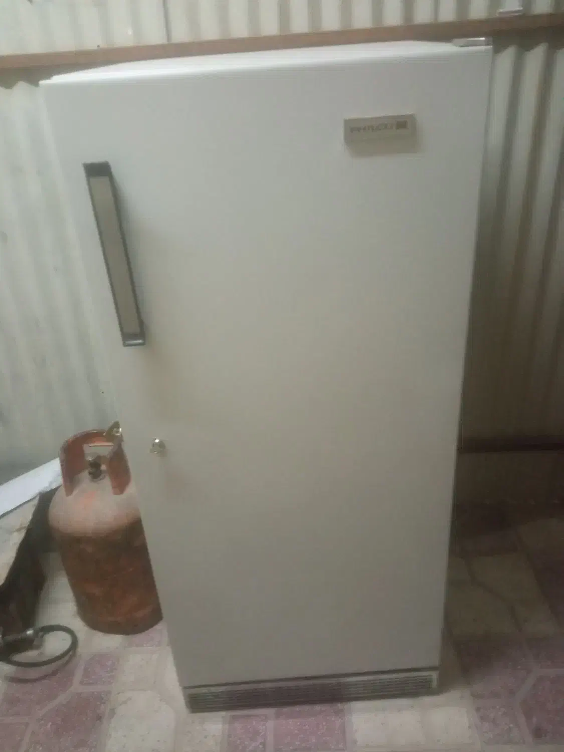 یخچال|یخچال و فریزر|لار, |دیوار