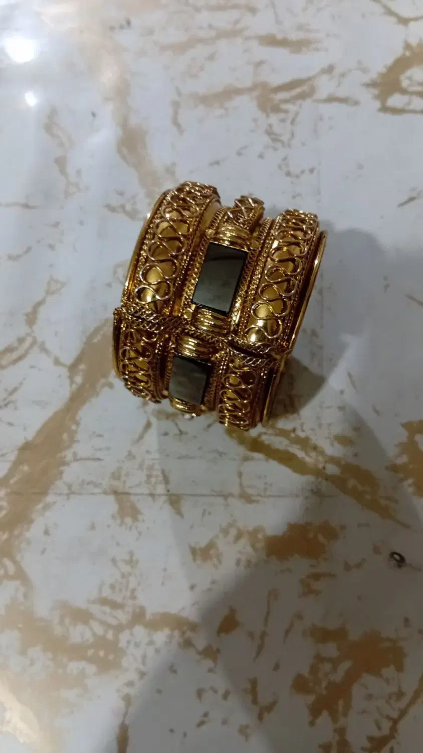 عطیقه زیر خاکی|کلکسیون اشیاء عتیقه|اصفهان, اصفهانک|دیوار