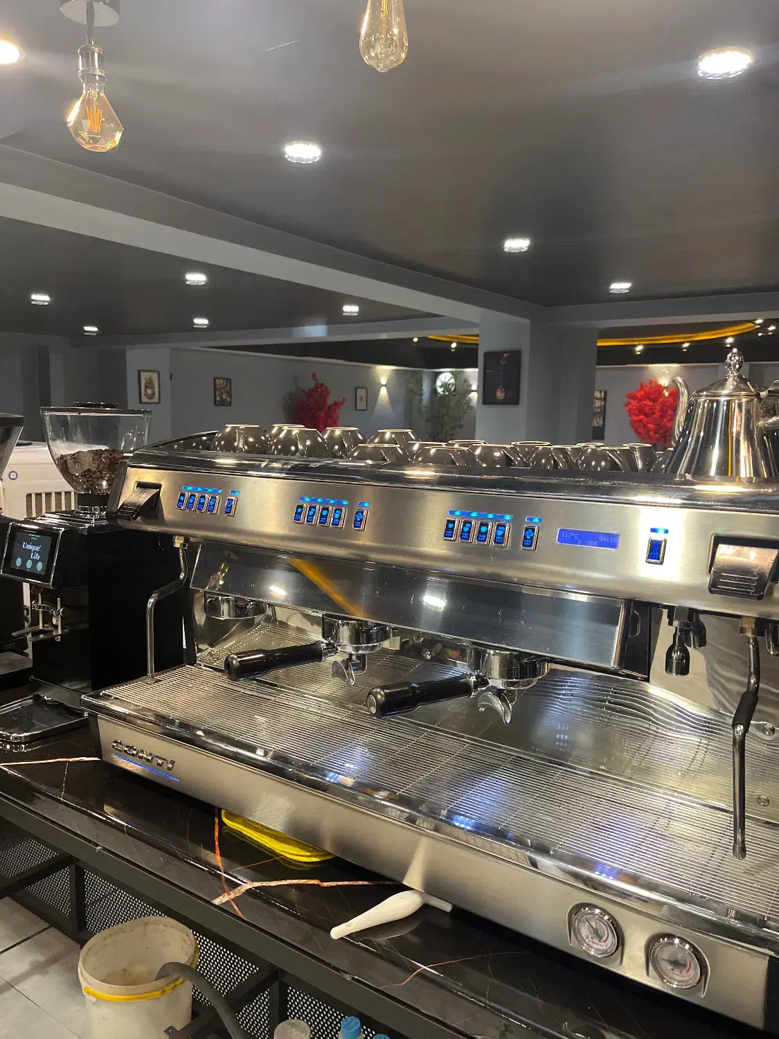 استخدام در کافه رستوران|استخدام خدمات فروشگاه و رستوران|رودهن, |دیوار