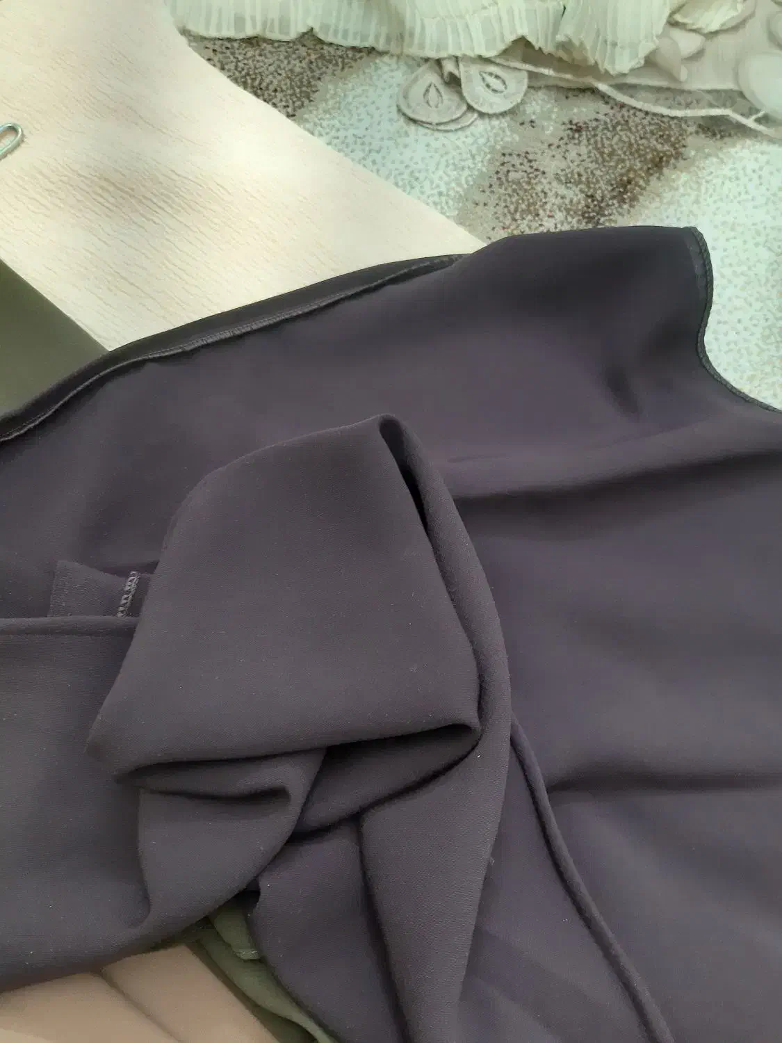 چادر نماز  و مقنعه و شال|لباس|اندیشه, اندیشه فاز ۳|دیوار