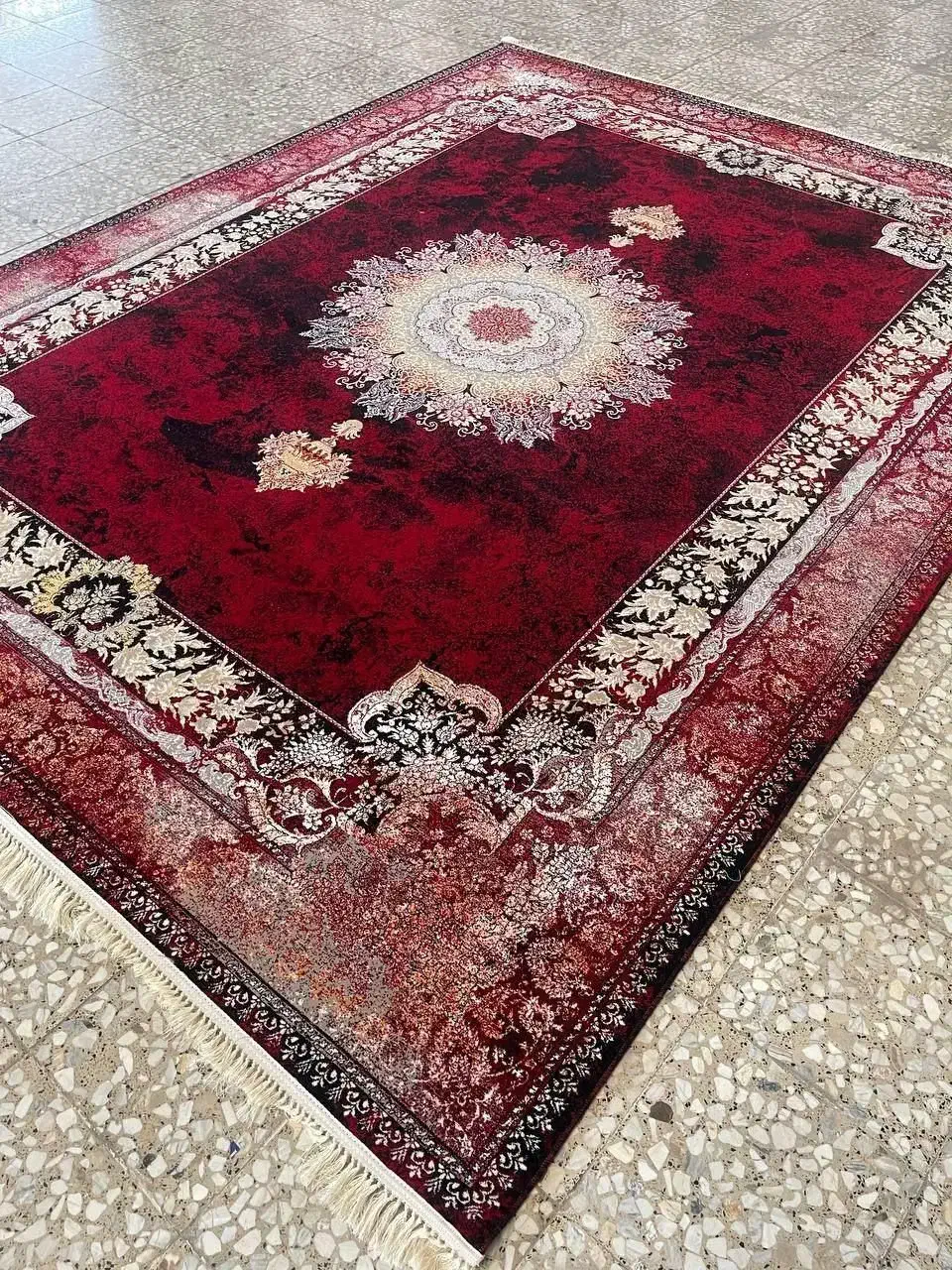 تعدادی فرش لاکی در گالری فرش اریایی|فرش|یاسوج, |دیوار