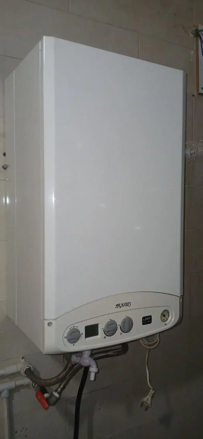 پکیج ایران رادیاتور دست دوم|آبگرمکن، پکیج، شوفاژ|سنندج, |دیوار