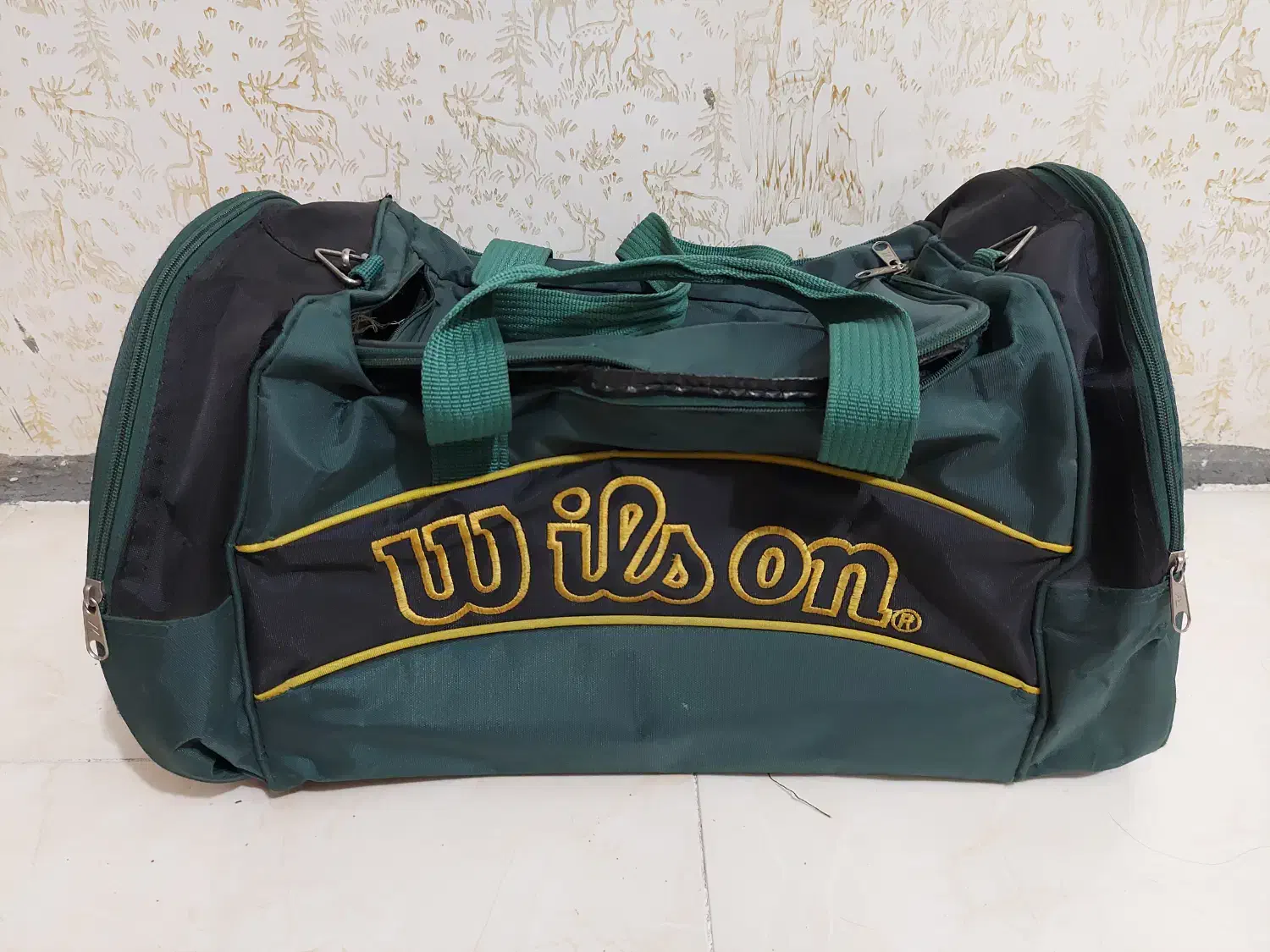 چمدان و کیف|کیف، کفش، کمربند|گلبهار, شهر جدید گلبهار|دیوار