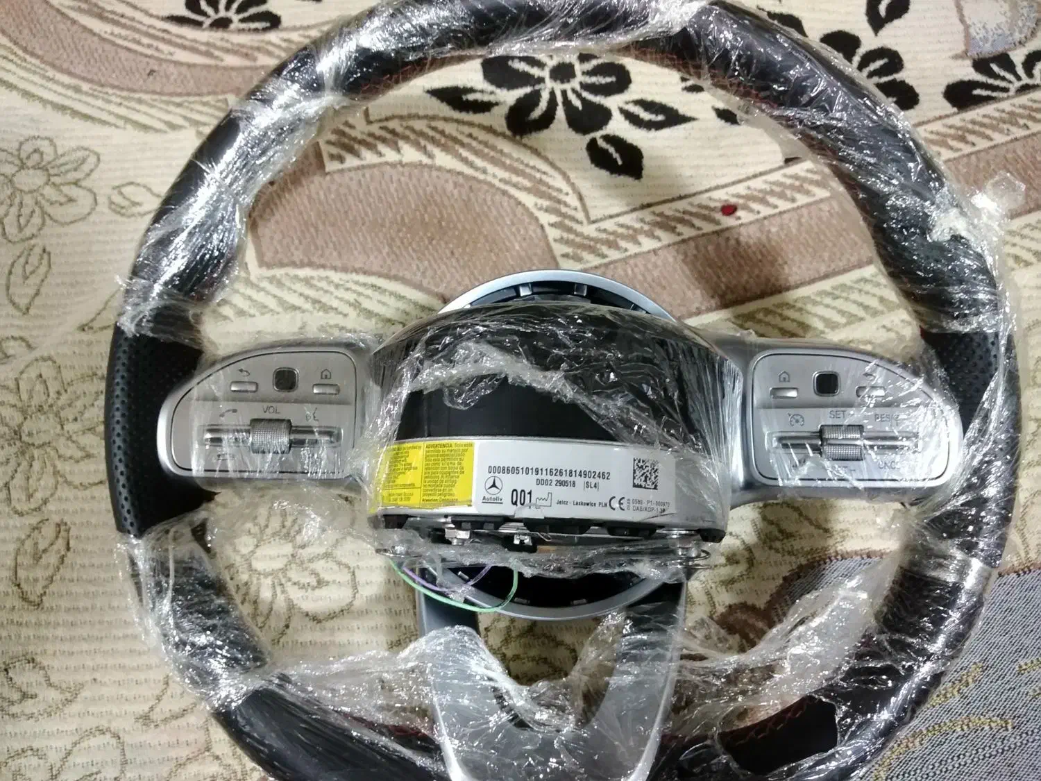 قربیلک فرمان مرسدس بنز کلاس Wطرح اصلی.|قطعات یدکی و لوازم جانبی|شیراز, غدیر شمالی|دیوار