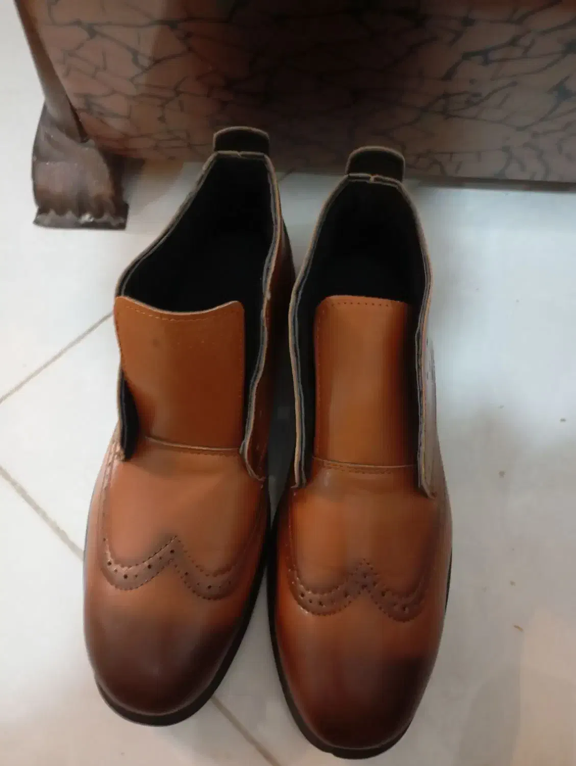 کفش نیمبوت|کیف، کفش، کمربند|تربت‌حیدریه, ده پائین|دیوار