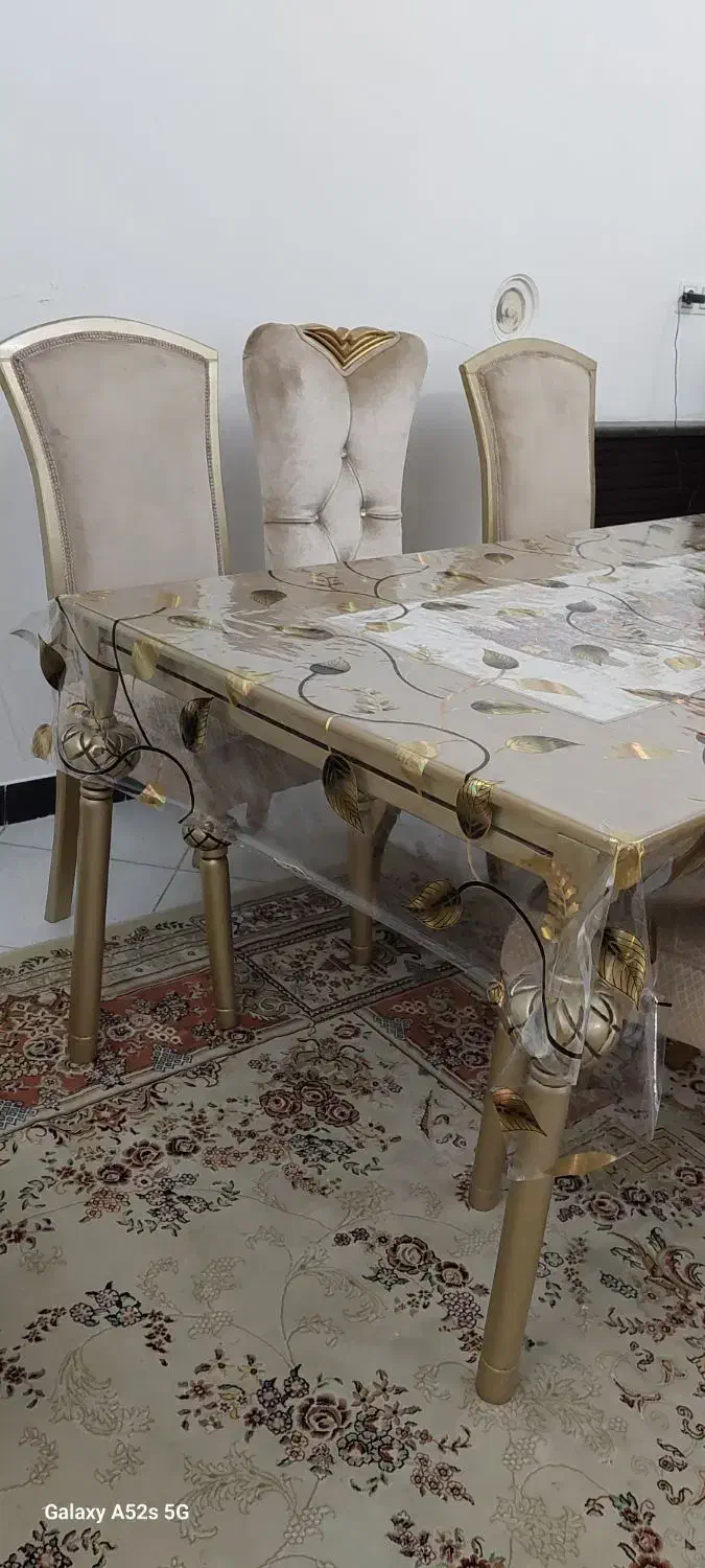 میز غذاخوری ۸ نفره با ۶ صندلی|میز و صندلی غذاخوری|گرگان, |دیوار