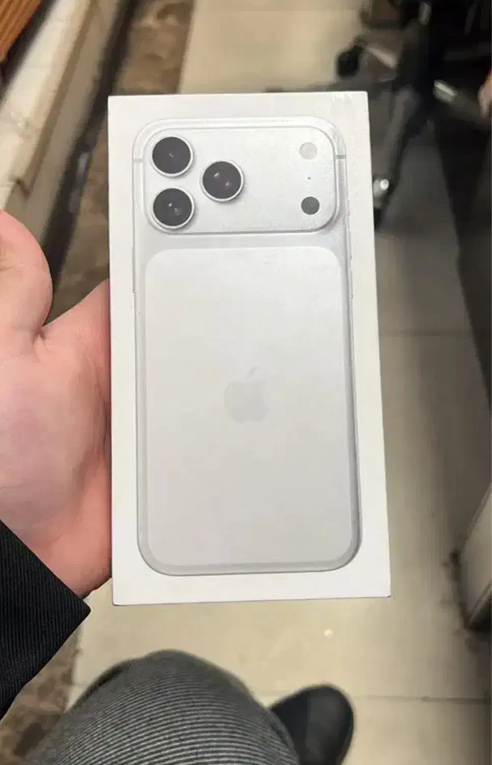 آیفون ۱۷ پرومکس zaa 256g پلمب رنگ سیلور|موبایل|شیراز, لاله|دیوار