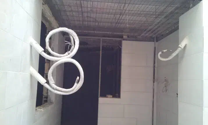 لوله کشی توکار(لوله مسی) کولراسپیلتو داکت اسپلیت|خدمات پیشه و مهارت|چالوس, |دیوار